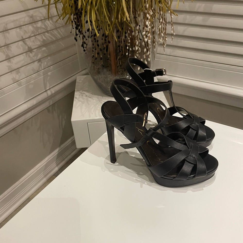 High heel, brand new!